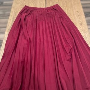 Burgundy Pleated Midi Skirt – Chiffon Look Flowy Lined